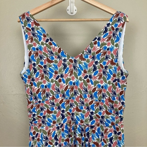 Boden Effie V-Neck Jersey Dress - Picture 4 of 7
